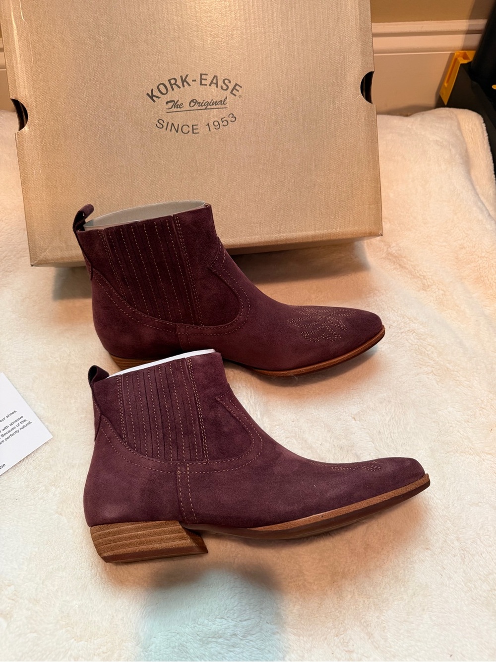Kork-Ease Women’s Burgundy Suede Chukka Western Boots